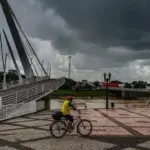 Segunda-feira deve ser quente com chuvas pontuais que podem ser fortes