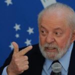 Bolsa e dólar pioram com fala de Lula sobre não cumprir meta fiscal Bolsa e dólar pioram com fala de Lula sobre não cumprir meta fiscal