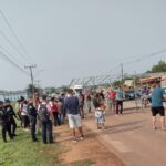 Rodovia AC-40 é bloqueada por moradores que pedem melhorias nos ramais Rodovia AC-40 é bloqueada por moradores que pedem melhorias nos ramais