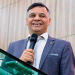 Casa de ex-deputado é invadida por criminosos que fizeram família refém e levaram caminhonete Casa de ex-deputado é invadida por criminosos que fizeram família refém e levaram caminhonete
