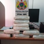 Cão farejador da PM encontra cerca de 10 quilos de drogas em táxi; adolescente foi apreendida Cão farejador da PM encontra cerca de 10 quilos de drogas em táxi; adolescente foi apreendida
