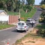 Assaltantes invadem casa e fazem cinco pessoas reféns em Cruzeiro do Sul Assaltantes invadem casa e fazem cinco pessoas reféns em Cruzeiro do Sul