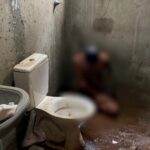 Homem deixa irmão autista em cativeiro e dormindo com o corpo da mãe Homem deixa irmão autista em cativeiro e dormindo com o corpo da mãe