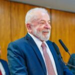 Lula recebe alta de hospital em Brasília após cirurgias no quadril e nas pálpebras Lula recebe alta de hospital em Brasília após cirurgias no quadril e nas pálpebras