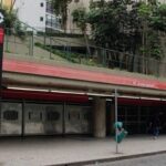 Homem é baleado e morre após tentar roubar policial em estação de metrô, diz polícia