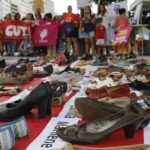 Ato na praia de Copacabana pede fim da violência contra as mulheres Ato na praia de Copacabana pede fim da violência contra as mulheres