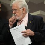 Voto de Jaques Wagner a favor de PEC irrita ministros de Lula e do STF Voto de Jaques Wagner a favor de PEC irrita ministros de Lula e do STF