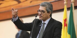 Oposição desafia base do governo a mostrar uma obra da “carona” do Maranhão na Educação do Acre