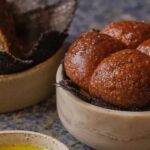 Você pagaria? Restaurante serve pão como prato principal em menu que custa R$ 765