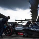 Fórmula 1: tempestade derruba teto de arquibancadas no Autódromo de Interlagos Fórmula 1: tempestade derruba teto de arquibancadas no Autódromo de Interlagos