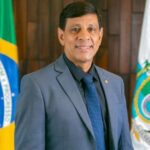 Deputado estadual afirma que teve carro atingido por disparos de traficantes no Rio Deputado estadual afirma que teve carro atingido por disparos de traficantes no Rio