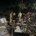 SP: deslizamento de terra destrói três casas e deixa feridos em Ferraz de Vasconcelos SP: deslizamento de terra destrói três casas e deixa feridos em Ferraz de Vasconcelos