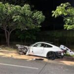 Carro de quase R$ 1 milhão bate em árvore e velocímetro trava em 250 km/h Carro de quase R$ 1 milhão bate em árvore e velocímetro trava em 250 km/h