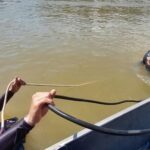 Corpos de avó e criança de 2 anos são encontrados por bombeiros após barco naufragar no Acre Corpos de avó e criança de 2 anos são encontrados por bombeiros após barco naufragar no Acre