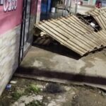 Motorista de ônibus derruba parada em Rio Branco e segue viagem normalmente Motorista de ônibus derruba parada em Rio Branco e segue viagem normalmente