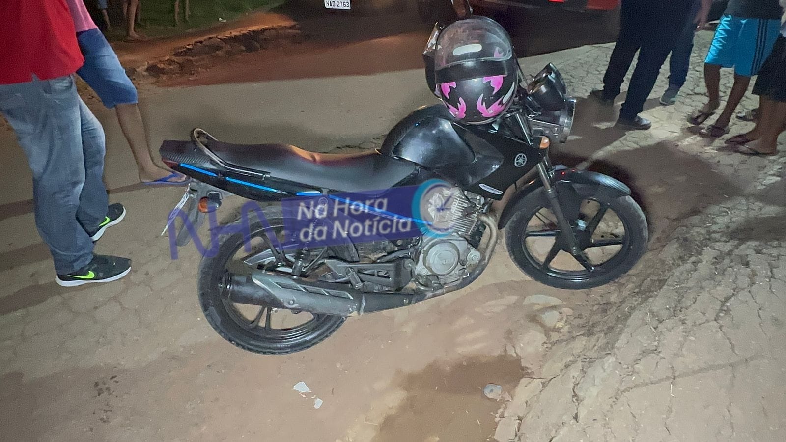 Colisão entre carro, moto e bike deixa mulher ferida em Rio Branco
