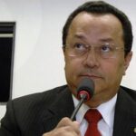 Silas Câmara rompe o silêncio e busca a reconciliação entre Antônia Lúcia e Gabriela em meio a polêmica familiar Silas Câmara rompe o silêncio e busca a reconciliação entre Antônia Lúcia e Gabriela em meio a polêmica familiar