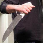 Homem tenta defender mulher e acaba atacado a terçadadas no interior do Acre Homem tenta defender mulher e acaba atacado a terçadadas no interior do Acre