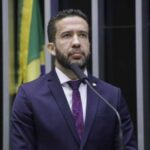 Novo áudio desmente versão apresentada por Janones sobre 'rachadinha'