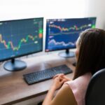 Ibovespa atinge 132,7 mil pontos e bate novo recorde; dólar cai a R$ 4,86