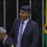 Deputado chora após levar tapa na cara de colega do PT