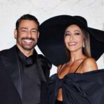 Sabrina Sato e Cauã Reymond flertam e quase se beijam em premiação Sabrina Sato e Cauã Reymond flertam e quase se beijam em premiação