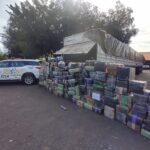 Polícia prende dupla com mais de 2 toneladas de maconha em rodovia Polícia prende dupla com mais de 2 toneladas de maconha em rodovia