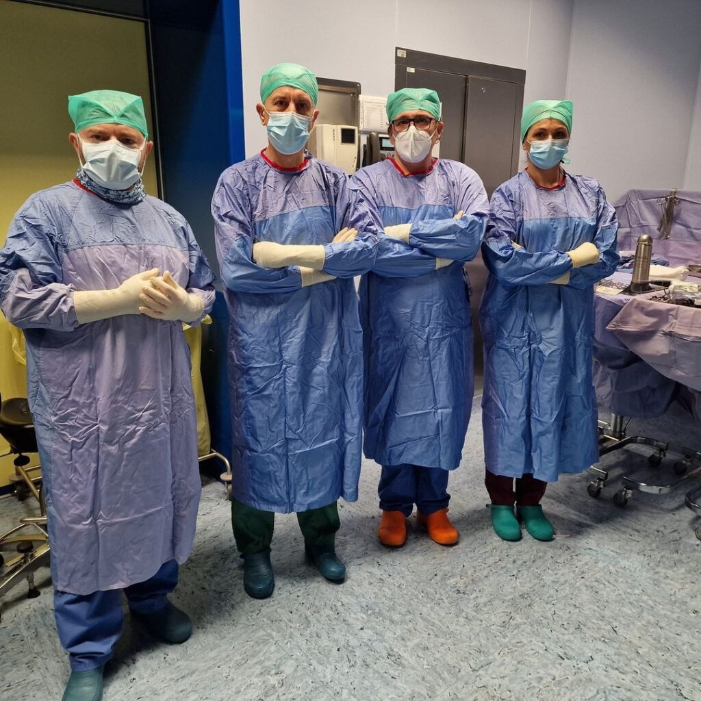 Médicos removem tumor de 50 quilos do abdômen de mulher