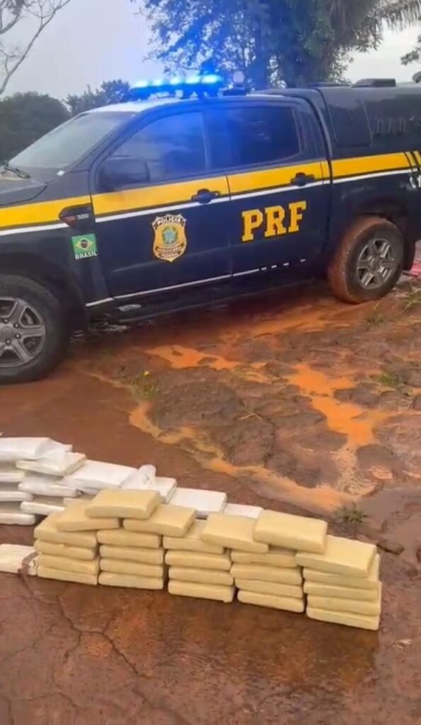 Ação da PRF no Acre resulta na apreensão de maconha, cocaína e skunk
