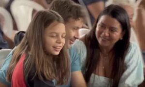 Filha do casal Velloso é transferida para São Paulo via UTI aérea após intubação