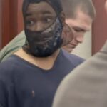 Após atacar juíza, homem volta a tribunal algemado e mascarado Após atacar juíza, homem volta a tribunal algemado e mascarado