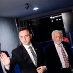 Líder do governo no Senado diz que MP da reoneração não será devolvida Líder do governo no Senado diz que MP da reoneração não será devolvida