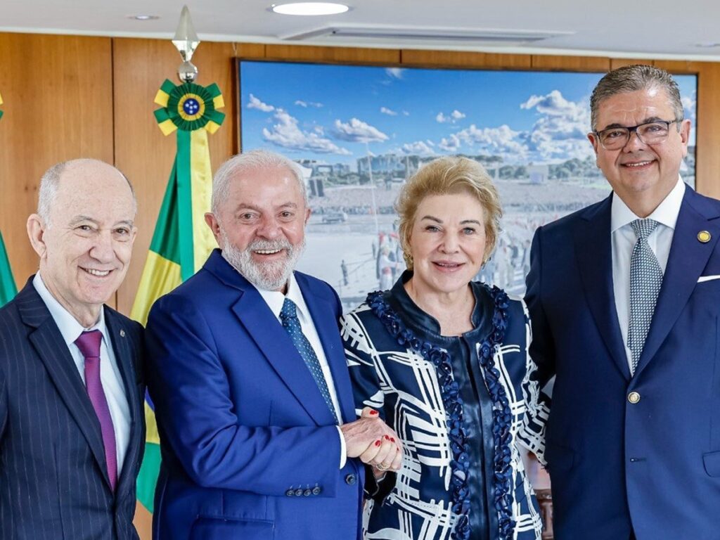 Marta aceita voltar ao PT e ser vice de Boulos; Nunes aguarda conversa Marta aceita voltar ao PT e ser vice de Boulos; Nunes aguarda conversa