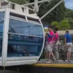 Mulher fica presa em cabine de roda-gigante no Rio de Janeiro Mulher fica presa em cabine de roda-gigante no Rio de Janeiro