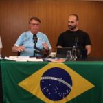 PT, PSOL e políticos rivais de Bolsonaro compartilham fake news sobre operação da PF PT, PSOL e políticos rivais de Bolsonaro compartilham fake news sobre operação da PF