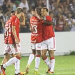 Internacional vence Santa Cruz-RS e segue na cola do Grêmio