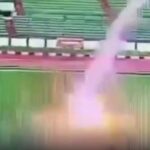VÍDEO: jogador de futebol morre ao ser atingido por raio durante partida; VEJA