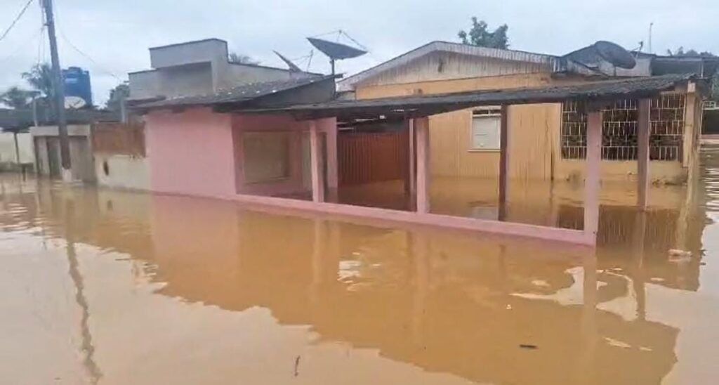 Rio Acre apresenta vazante em Assis Brasil e elevação em Brasiléia
