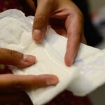 Absorventes podem ser adquiridos gratuitamente nas farmácias populares
