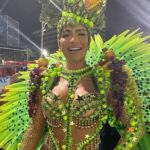 Com fantasia de R$ 40 mil, musa da Mocidade diz que estava com 'boyzinho' antes de desfile na Sapucaí Com fantasia de R$ 40 mil, musa da Mocidade diz que estava com 'boyzinho' antes de desfile na Sapucaí