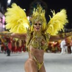 'Rainha das rainhas' e 'sem defeitos': web vai à loucura com Vivi Araújo no Salgueiro