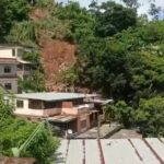 Família é encontrada morta sob escombros após temporal em cidade do RJ