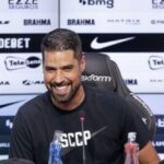 Para António Oliveira, vitória do Corinthians foi um ‘pequeno passo’ Para António Oliveira, vitória do Corinthians foi um ‘pequeno passo’