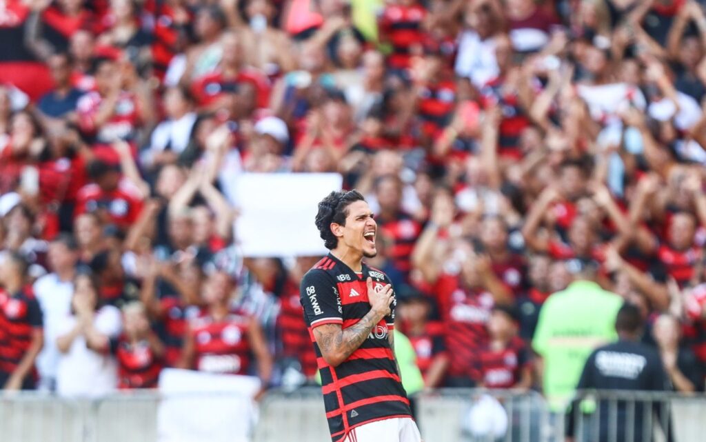 Flamengo vence Fluminense e fica perto de conquistar título da Taça Guanabara