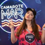 Ex-mulher de Marcelo Adnet curte carnaval um dia após traição: 'Obrigada por todo apoio'