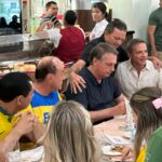 Bolsonaro participa de rodízio de carnes em restaurante de Rio Branco Bolsonaro participa de rodízio de carnes em restaurante de Rio Branco