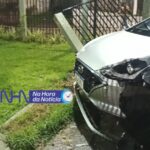 Motorista perde controle e derruba muro com grades do prédio do CRC/AC