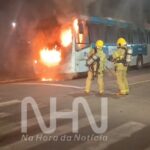Ônibus é destruído por incêndio em Rio Branco após passar por várias manutenções Ônibus é destruído por incêndio em Rio Branco após passar por várias manutenções