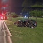 Motorista morre ao bater carro em poste na L4 Sul. Vídeo