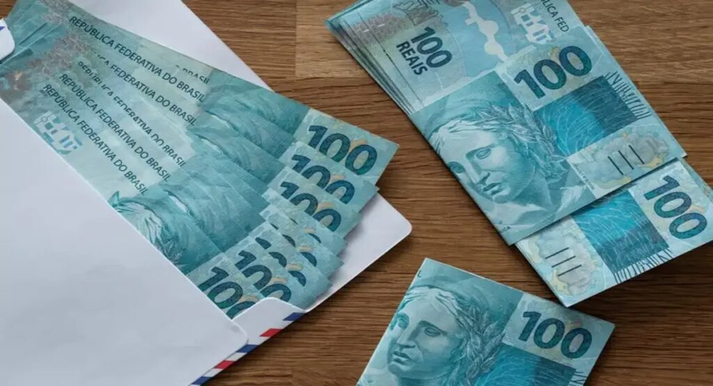 PRESENTÃO HOJE (31/03): Auxílio Material Escolar é liberado para CPFs 1,2,3,4,5,6,7,8,9 e 0 e brasileiros festejam de alegria